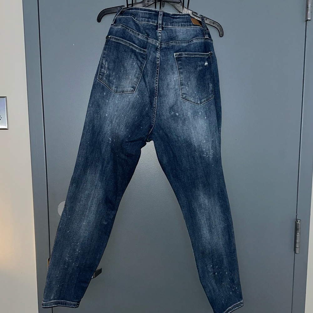 Judy Blue Distressed 18W Skinny Fit